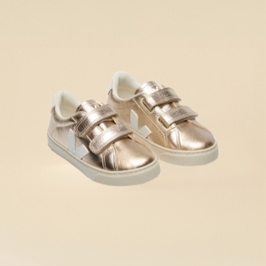 &Phi;&omega;&tau;&omicron;&gamma;&rho;&alpha;&phi;ί&alpha; &kappa;&alpha;&tau;&eta;&gamma;&omicron;&rho;ί&alpha;&sigmaf;: &Pi;&alpha;&iota;&delta;&iota;&kappa;ά &Pi;&alpha;&pi;&omicron;ύ&tau;&sigma;&iota;&alpha; &gamma;&iota;&alpha; &Kappa;&omicron;&rho;ί&tau;&sigma;&iota;&alpha;